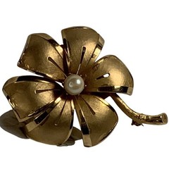 Vintage Gold Tone Flower Brooch with Faux Pearl Accent Women’s Pin
