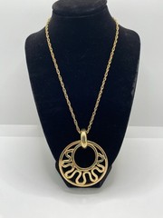 Vintage Sarah Coventry “Golden Nile” Necklace Pendant Best Seller 24″ Chain