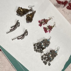 Women’s Fashion Jewelry Mixed Lot 4pr Dangle Earrings Mixed Metal Crystal Glass