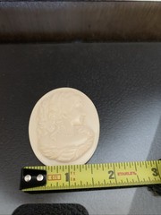 Antque Vintage Beautifully Carved Cameo Left Facing
