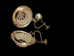 Vintage Pinwheel Faux Pearl Drop Screw Back Earrings Dangle Etched Gold Plated
