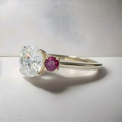 14K Yellow Gold Engagement Three Stone Ring 1.64CT.Natural Round Cut Diamond