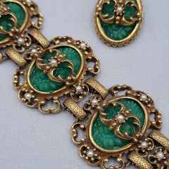 Judy Lee 1968 Spanish Moss Molded Jade Glass Cabochon Bracelet Earrings Set