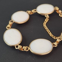 Vintage Scarab Bracelet White Milk Glass Egyptian Revival Oval Gold Tone 6.5″