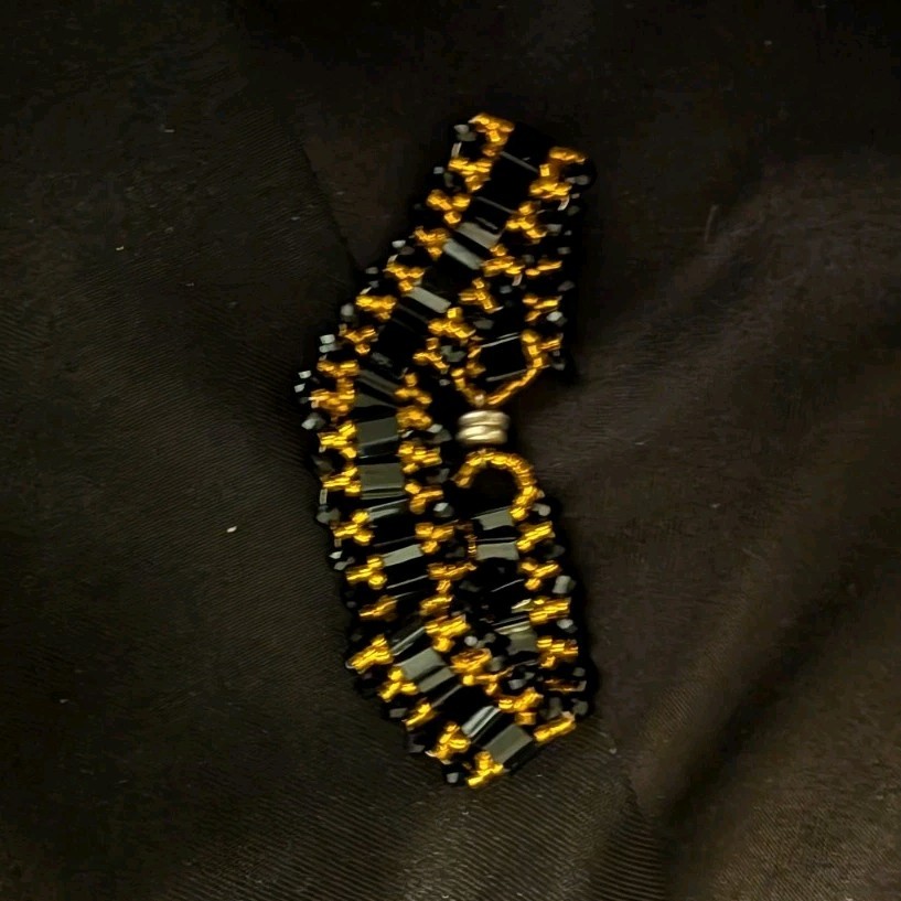 Black & Gold Tone Abstract Brooch Pin for Unisex Adults