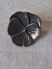 Vintage Designer “(C) MVB” 1984 Signed Pewter Pansy Pin