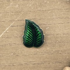 Vintage Dark Green Leaf Shaped Earrings With Clip-On Closure & Gold Colored Back