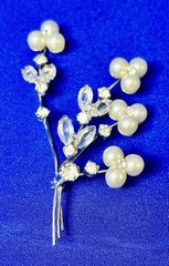 Floral Spray Silver-tone Stems Clear Rhinestones & Faux Pearl Flower Tips Brooch