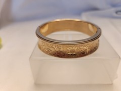 VINTAGE Yellow Gold Tone Floral Engraved Bangle BRACELET (Gold Plated?)