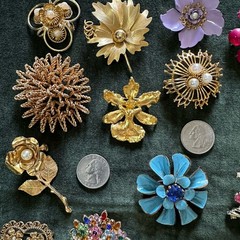 14 Vintage Flower Brooch Lot W/ Enameled Moonglow Sunflower Orchid Lisner Pavé