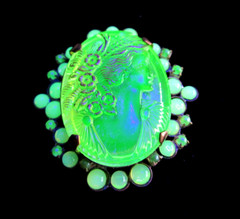Stunning Victorian Brooch Czech Vaseline Uranium Rhinestones Glows in the dark