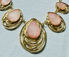 Gold Tone Pink Teardrop Cabochon Bib Focal Necklace n075