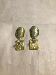 Clip Square Oval Dangle Gold Tone Earrings Very Light Weight