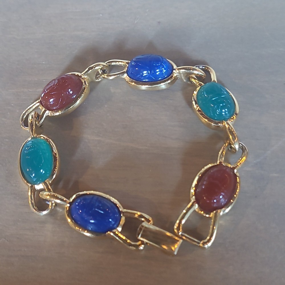 Vintage Trifari Signed Egyptian Revival Scarab Beetle 7.5″ Bracelet