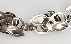 Vintage 3D Rose Linked Chain Bracelet Rhinestone center Stainless Steel 7.25″