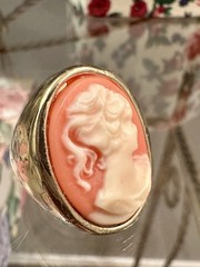 Vintage Chunky Gold Tone Oval Coral Cameo Cocktail Ring Size 5.5