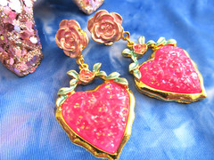 Gripoix STYLE Heart Earrings Pierced Gold Tone Rose Pink Flower Resin Statement