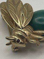 Vintage Marvella Gold Tone Bee Brooch Green Faux Jade Cabochon Signed