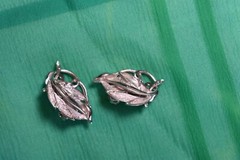 Vintage LISNER Silver Tone Leaf Clip On Earrings Costume Jewelry – Signed