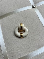 VINTAGE Erwin Pearl PEP White Enamel & Gold Tone Earrings