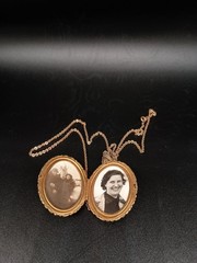 Vtg Locket w. Photos 24″ Necklace Victorian Revival Gold Tone Oval Scroll Flower