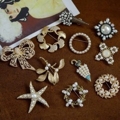 Vintage Women Rhinestone Baroque Brooch Accessories Retro Pearl Pins Party Gift