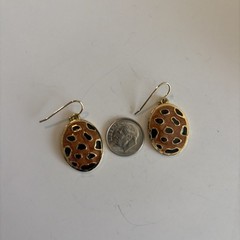Signed NP Leopard Print Textured Gold Tone Dangle Pierced Earrings Vintage-